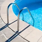 Island House Mare مِلوبوتاس