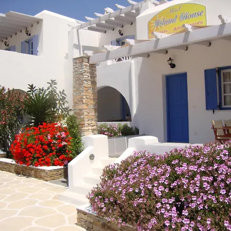 Island House Mare مِلوبوتاس